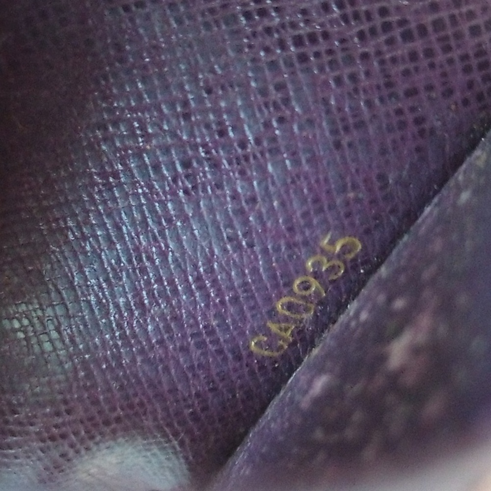 Louis Vuitton Epi Leather Key Wallet - Picture 3 of 8